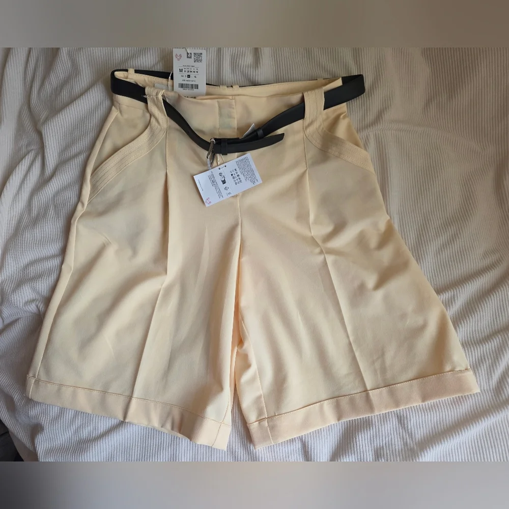 Zara Classic Cream Tailored Women's Trouser Shorts.